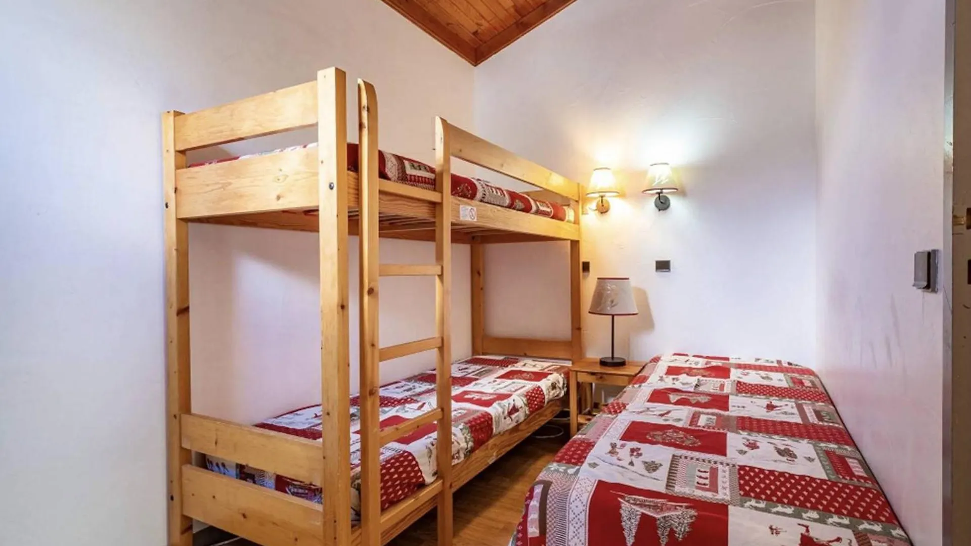 Duplex Renove Au Pied Des Pistes A Meribel, 7 Couchages - Fr-1-355-233 Les Allues France